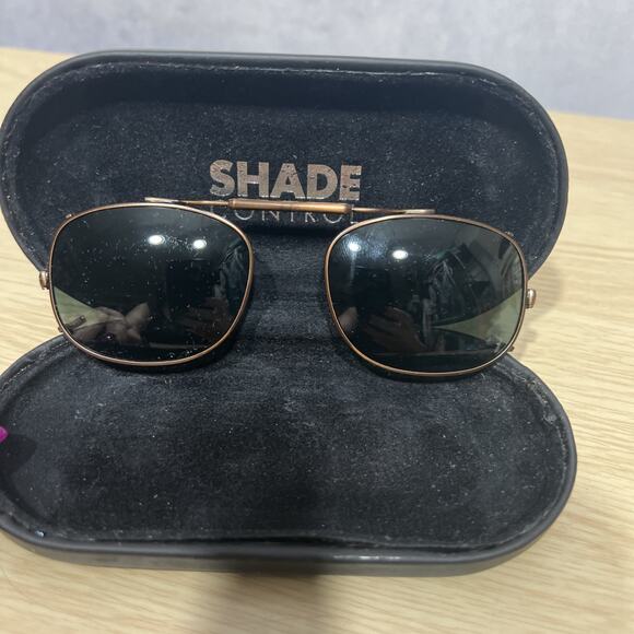 Shade Control Clip On Oval Shaped Sunglasses With Case - Picture 2 of 5